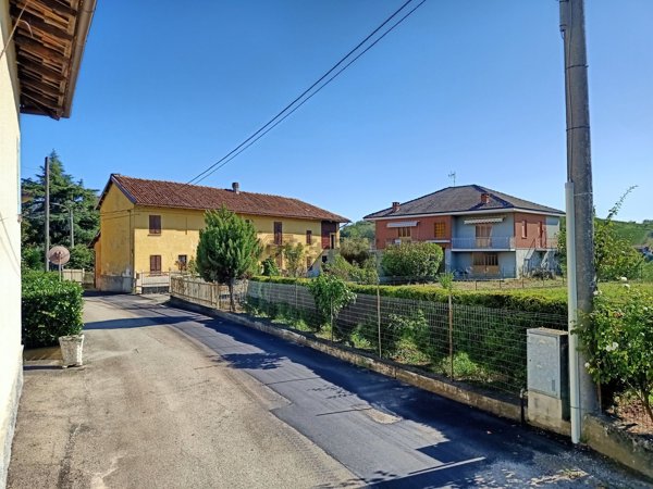 casa indipendente in vendita a Castelnuovo Calcea