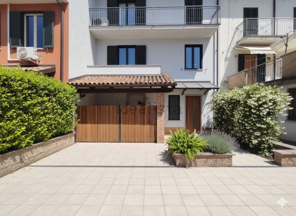 casa indipendente in vendita a Castelnuovo Calcea