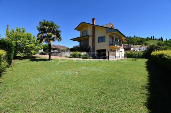 casa indipendente in vendita a Castelnuovo Calcea