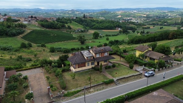 casa indipendente in vendita a Castelnuovo Calcea