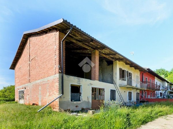 casale in vendita a Castelnuovo Don Bosco in zona Nevissano