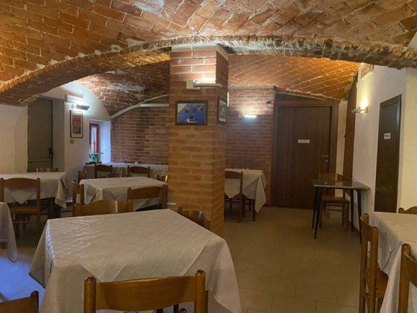 negozio in vendita a Castelnuovo Don Bosco