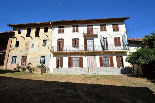 pentavano in vendita a Castelnuovo Don Bosco in zona Nevissano