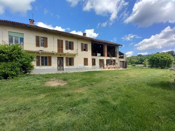pentavano in vendita a Castelnuovo Don Bosco in zona Morialdo
