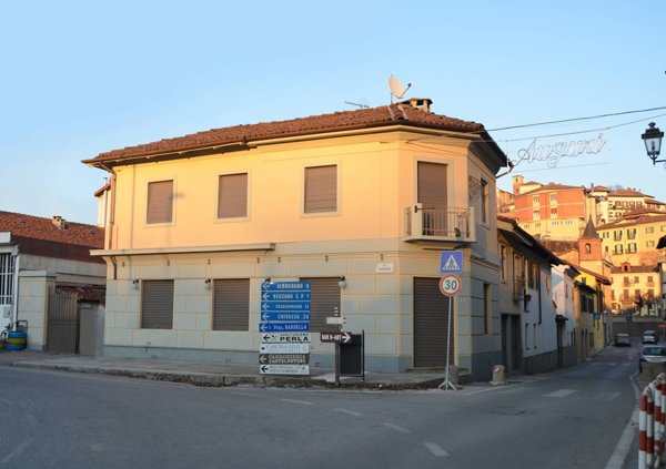 negozio in vendita a Castelnuovo Don Bosco