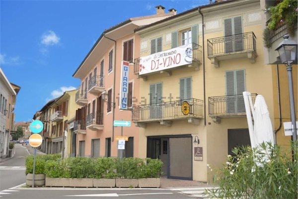 locale commerciale in vendita a Castelnuovo Don Bosco