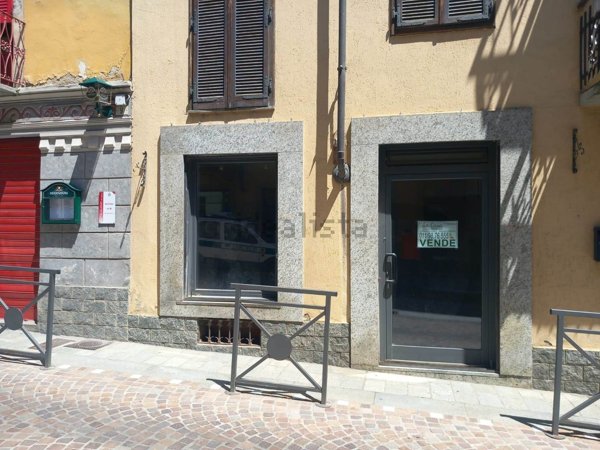 locale commerciale in vendita a Castelnuovo Don Bosco