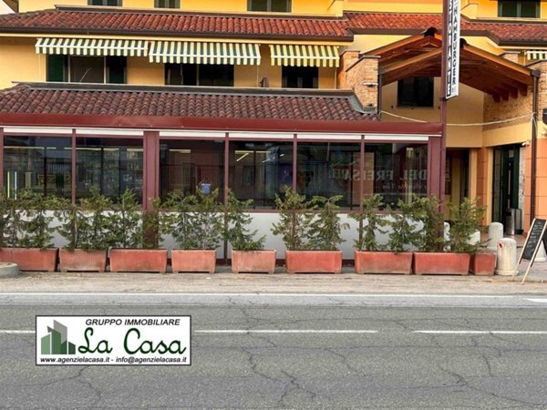 negozio in vendita a Castelnuovo Don Bosco