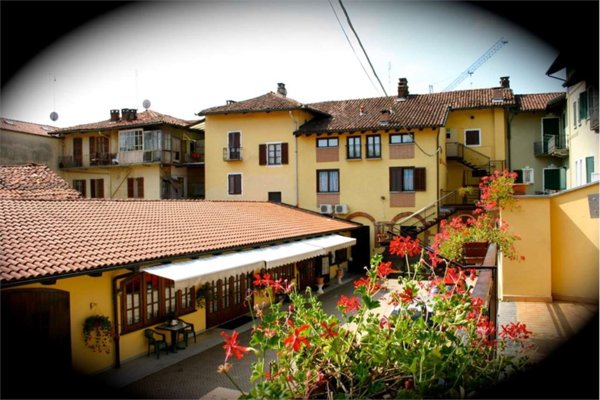 negozio in vendita a Castelnuovo Don Bosco