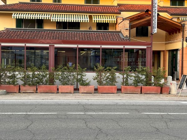 locale commerciale in vendita a Castelnuovo Don Bosco