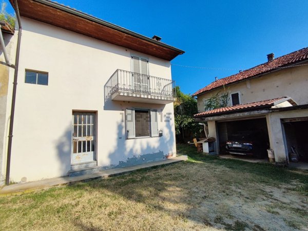 casa indipendente in vendita a Castelnuovo Don Bosco in zona Ranello