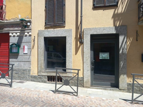 negozio in vendita a Castelnuovo Don Bosco