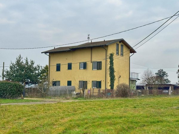 casa indipendente in vendita a Cellarengo