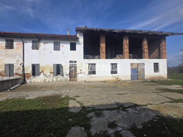 casa indipendente in vendita a Cellarengo