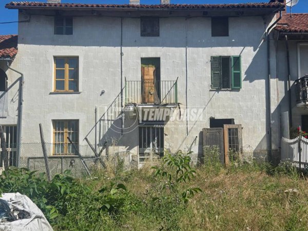casa indipendente in vendita a Cellarengo