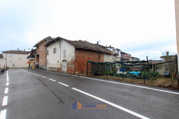 casa indipendente in vendita a Celle Enomondo