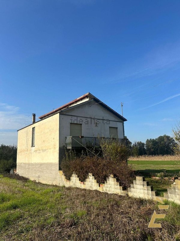 casa indipendente in vendita a Celle Enomondo