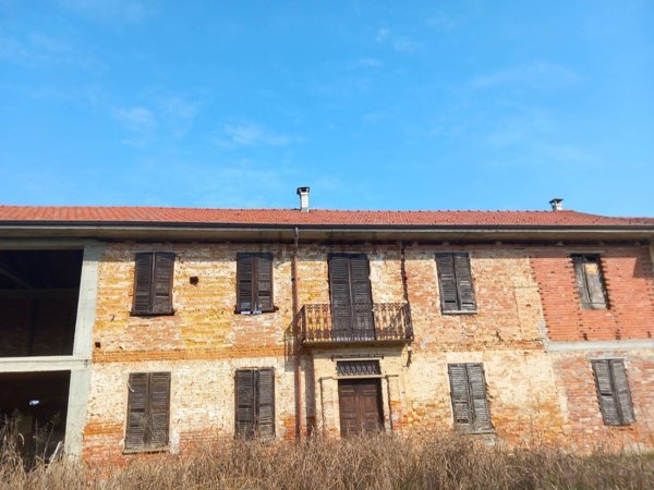 esavano in vendita a Celle Enomondo