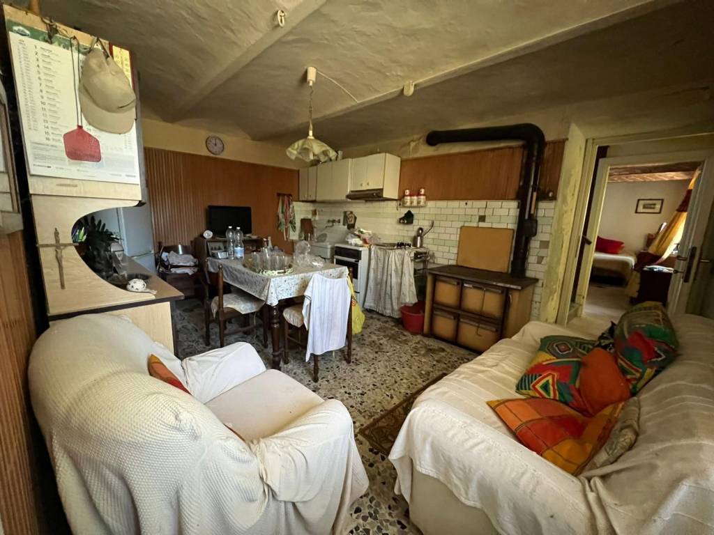 casa indipendente in vendita a Celle Enomondo