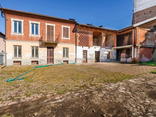 casa semindipendente in vendita a Celle Enomondo