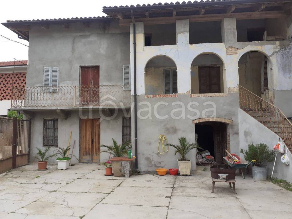 casa indipendente in vendita a Celle Enomondo