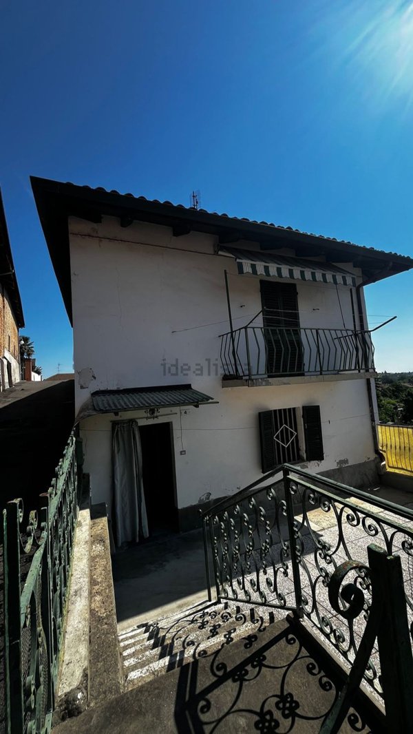 casa indipendente in vendita a Celle Enomondo