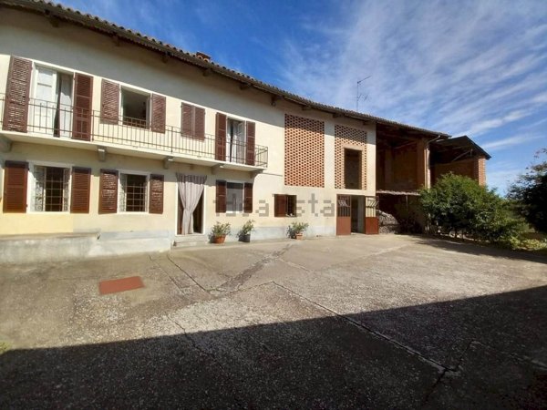 casa indipendente in vendita a Cerreto d'Asti