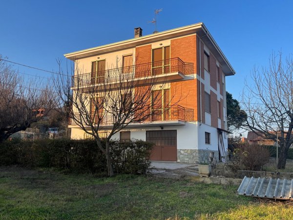 casa indipendente in vendita a Cerro Tanaro
