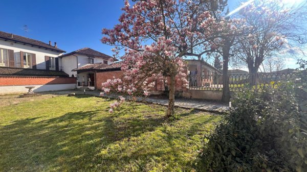 casa indipendente in vendita a Cerro Tanaro