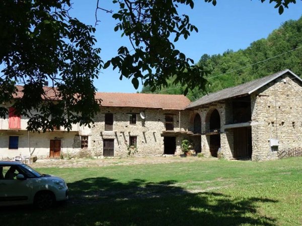 casa indipendente in vendita a Cessole