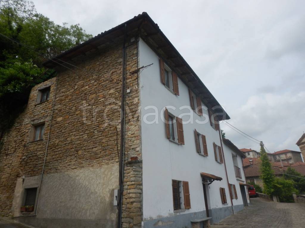 casa indipendente in vendita a Cessole