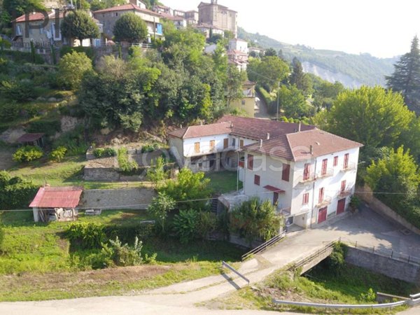 casa indipendente in vendita a Cessole