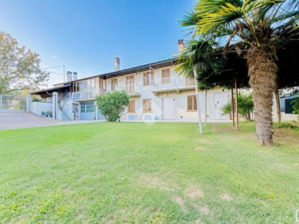casa indipendente in vendita a Cinaglio