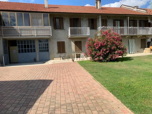 casa indipendente in vendita a Cinaglio
