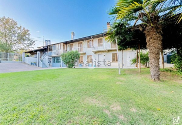 casa indipendente in vendita a Cinaglio