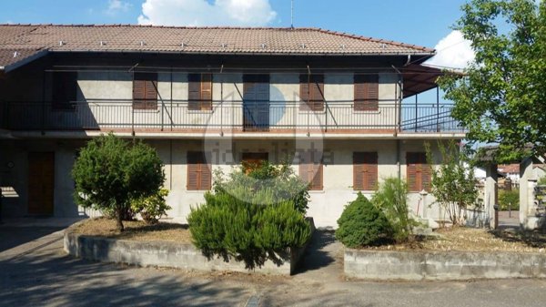 casa indipendente in vendita a Cinaglio