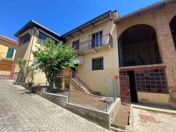 casale in vendita a Cinaglio in zona Madonna