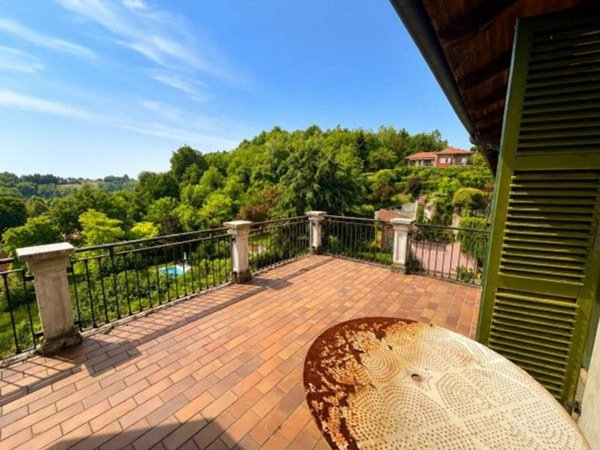 casa indipendente in vendita a Cinaglio in zona Madonna