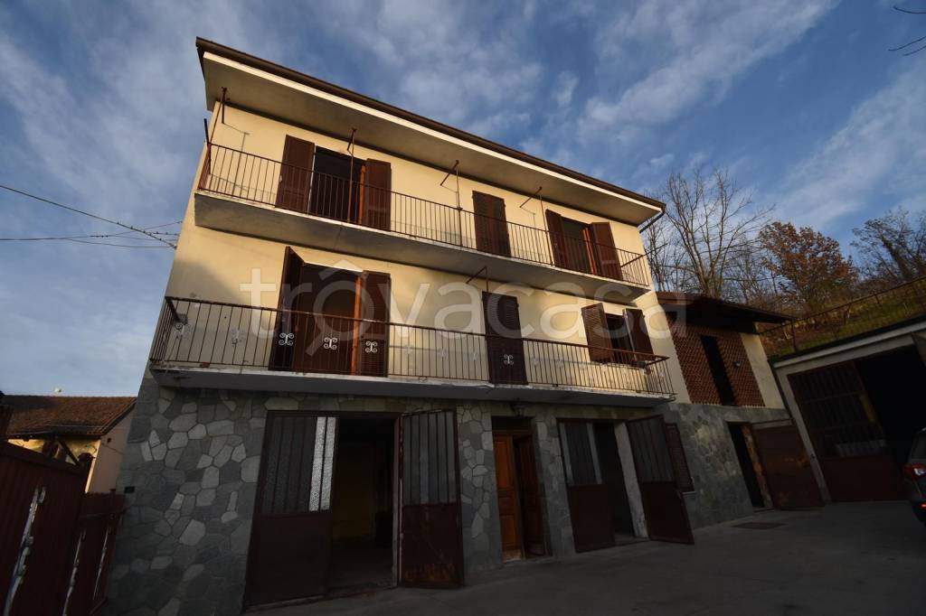 casa indipendente in vendita a Cisterna d'Asti in zona San Matteo