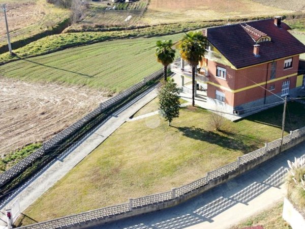 casa indipendente in vendita a Cisterna d'Asti in zona San Matteo