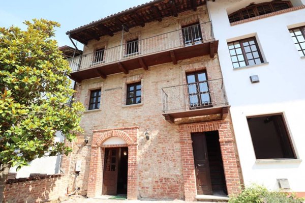 casa indipendente in vendita a Cisterna d'Asti in zona San Matteo