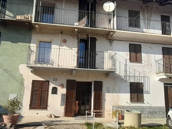 casa indipendente in vendita a Cisterna d'Asti