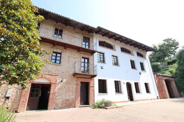 casa indipendente in vendita a Cisterna d'Asti in zona San Matteo
