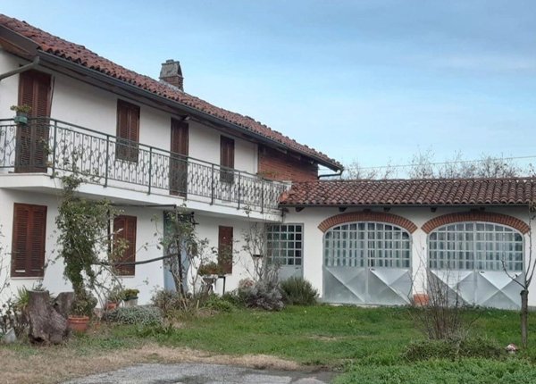 casa indipendente in vendita a Cisterna d'Asti