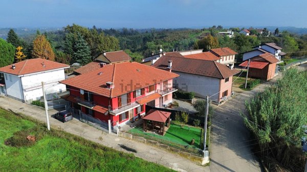 casa indipendente in vendita a Cisterna d'Asti