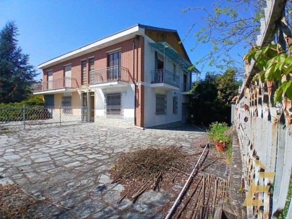 casa indipendente in vendita a Cisterna d'Asti