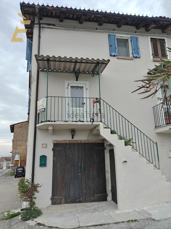 casa indipendente in vendita a Cisterna d'Asti