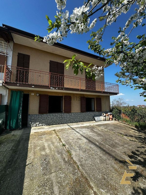 casa indipendente in vendita a Cisterna d'Asti