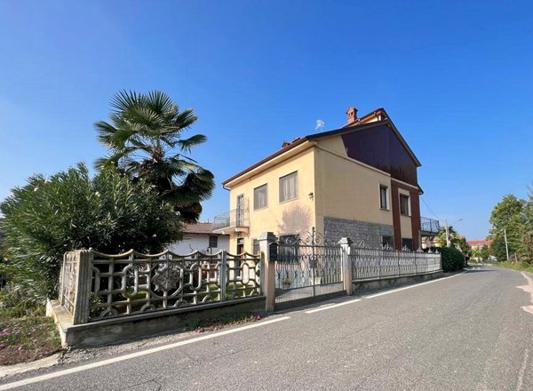 casa indipendente in vendita a Cisterna d'Asti