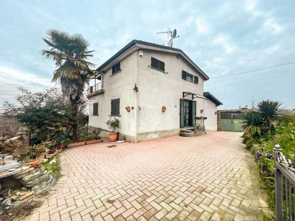 casa indipendente in vendita a Cisterna d'Asti